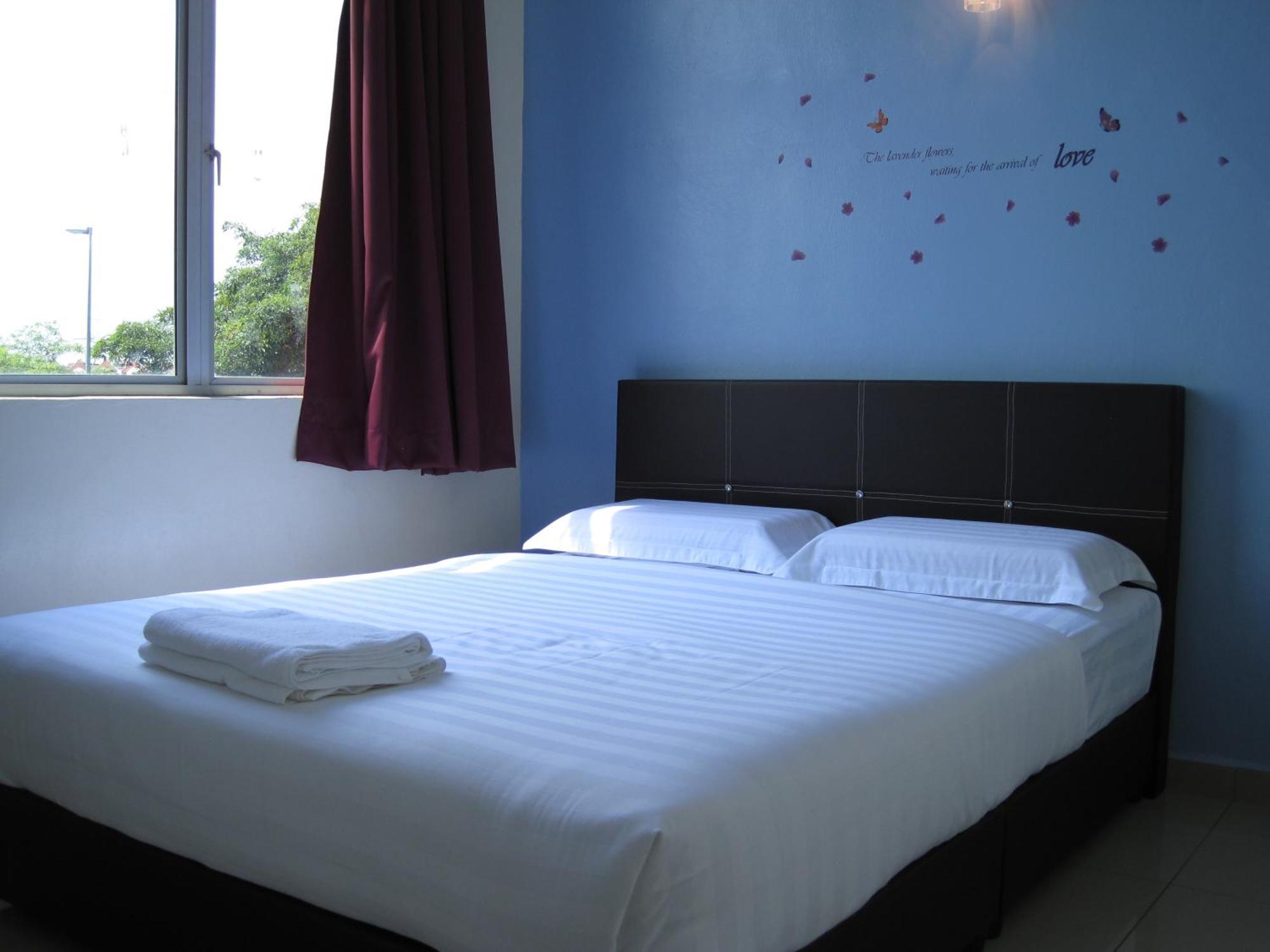 Max Inn Hotel Parit Raja Phòng bức ảnh