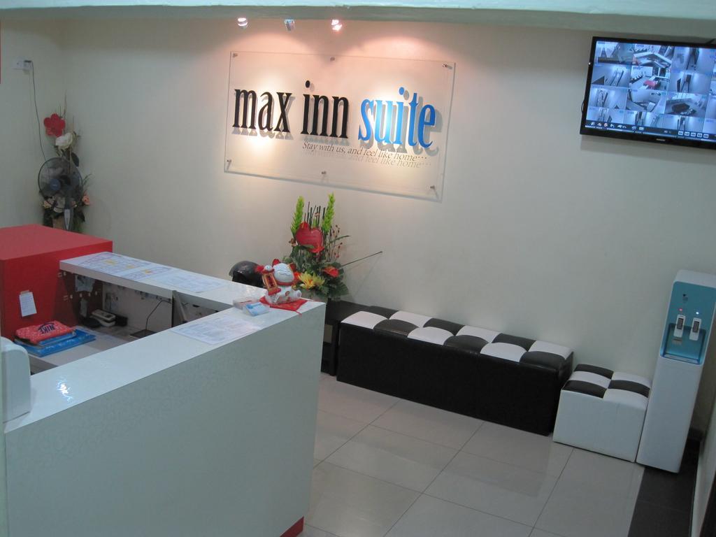 Max Inn Hotel Parit Raja Ngoại thất bức ảnh