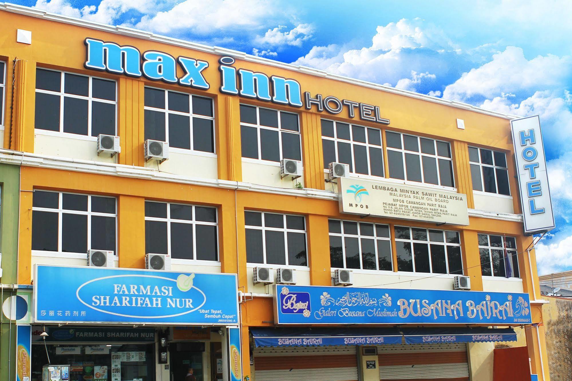 Max Inn Hotel Parit Raja Ngoại thất bức ảnh