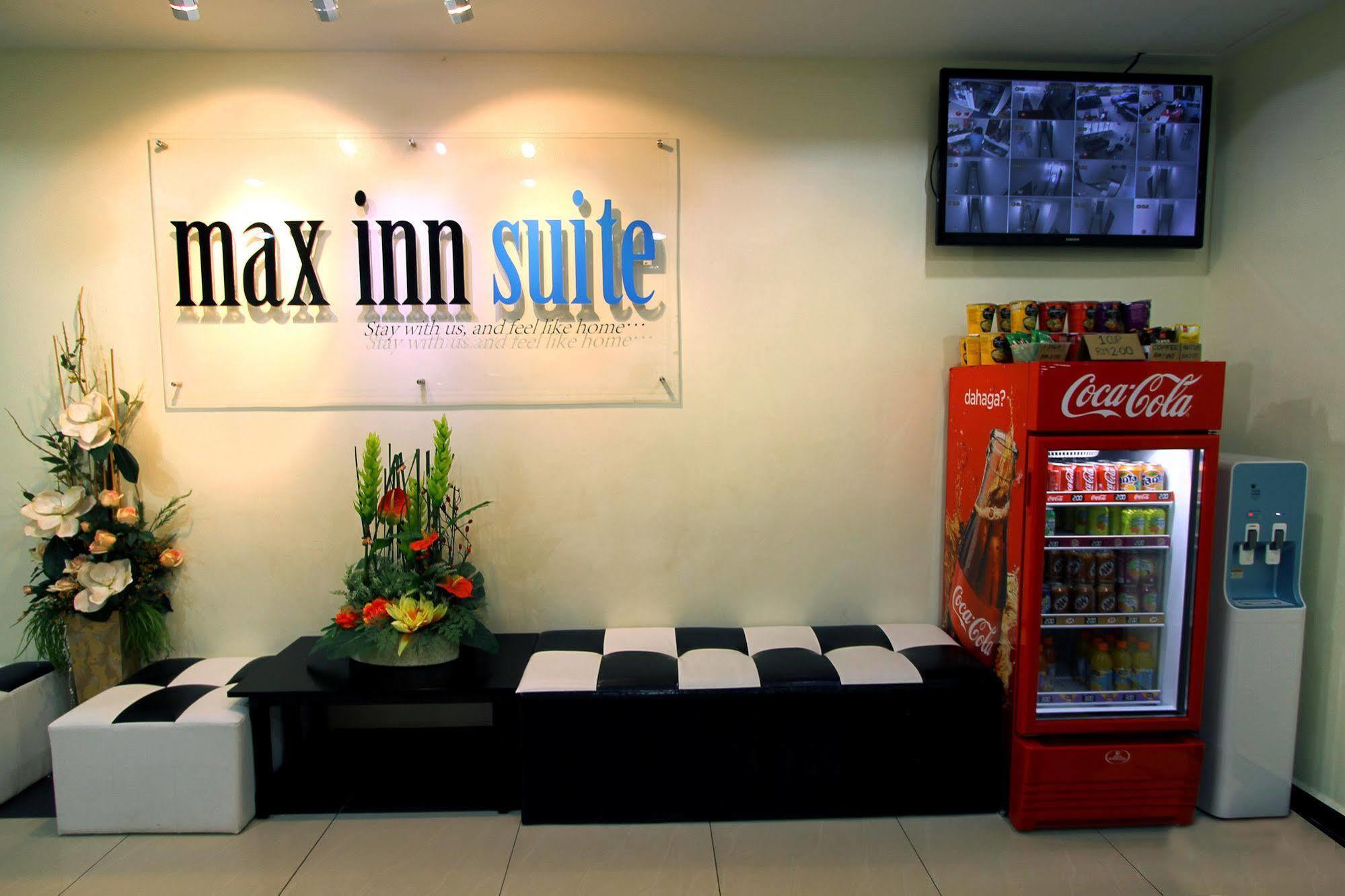 Max Inn Hotel Parit Raja Ngoại thất bức ảnh